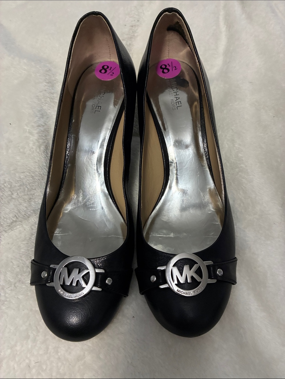 Michael Kors Black Leather MK Logo Round-Toe Pumps size 8.5